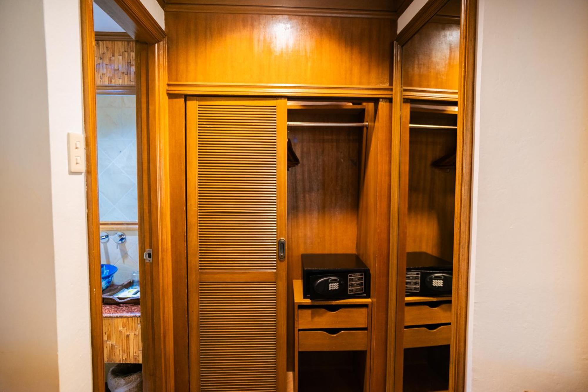 Boracay Tropics Resort Hotel Manoc-Manoc Extérieur photo
